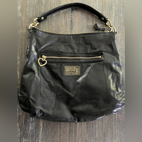 Coach Handbags - COACH shoulder bag. Great condition